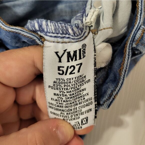 YMI curvy fit factory distressed jean shorts - Picture 6 of 9